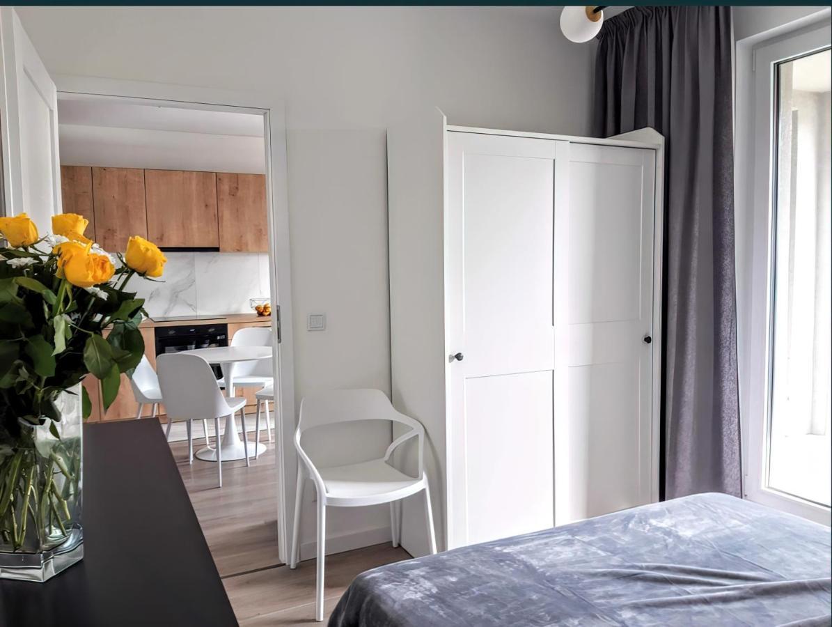 Apartamenty Fuzja - Komfortowe Mieszkania Blisko Centrum Lodzi Garaz Buitenkant foto