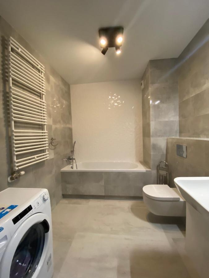 Apartamenty Fuzja - Komfortowe Mieszkania Blisko Centrum Lodzi Garaz Buitenkant foto