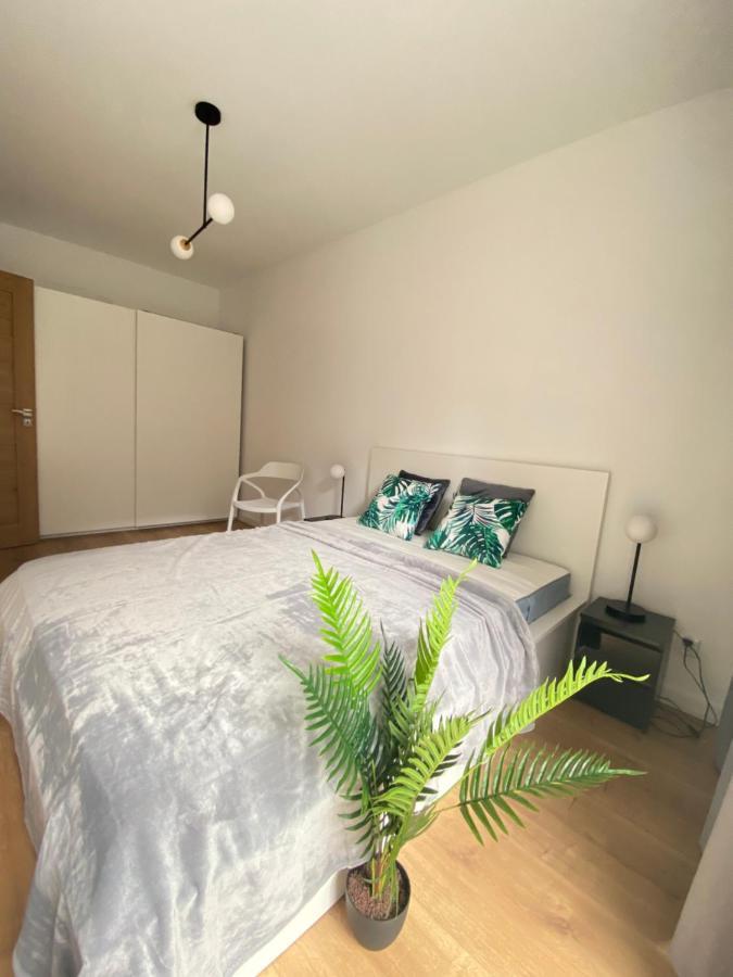 Apartamenty Fuzja - Komfortowe Mieszkania Blisko Centrum Lodzi Garaz Buitenkant foto