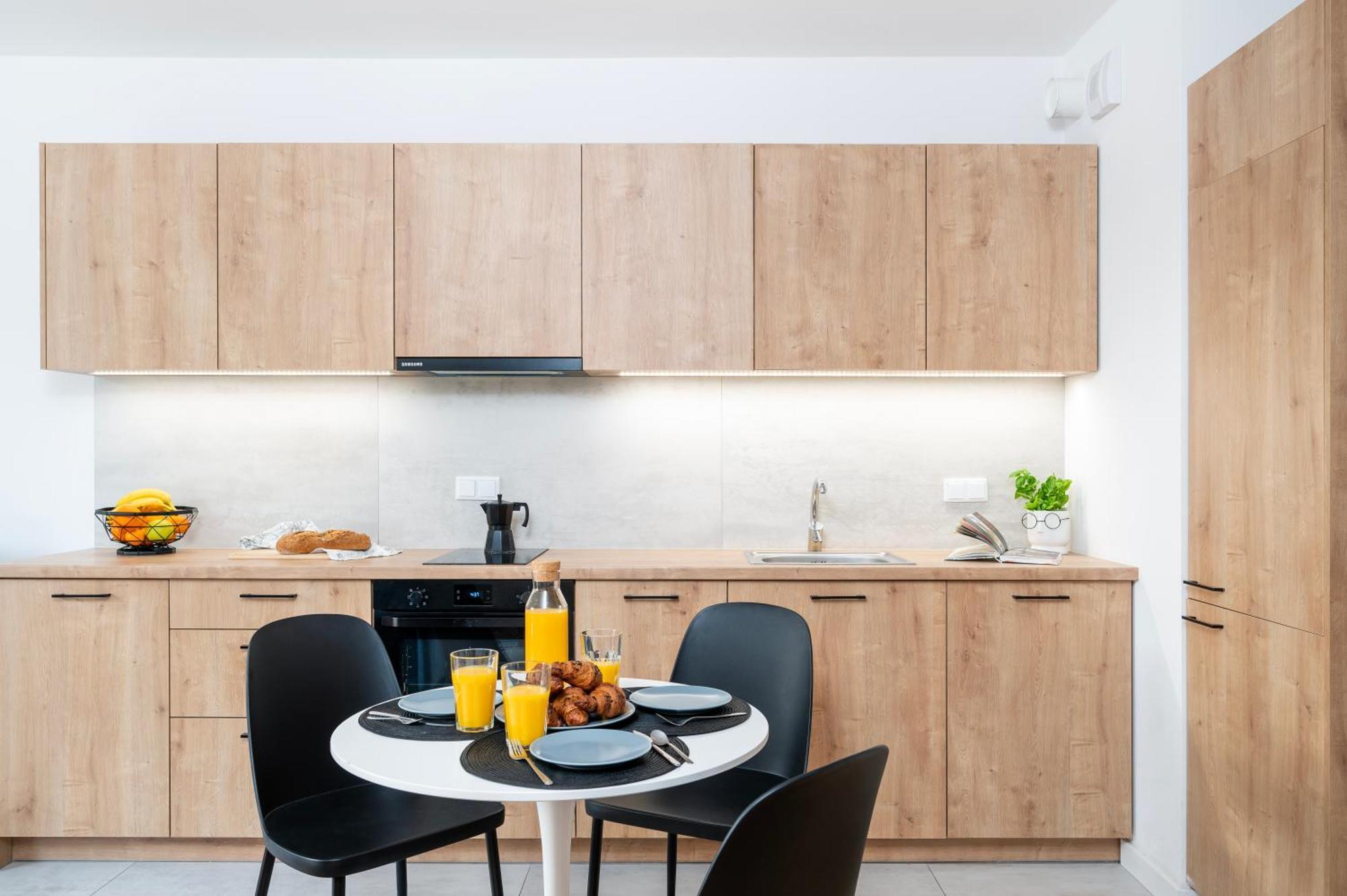 Apartamenty Fuzja - Komfortowe Mieszkania Blisko Centrum Lodzi Garaz Buitenkant foto