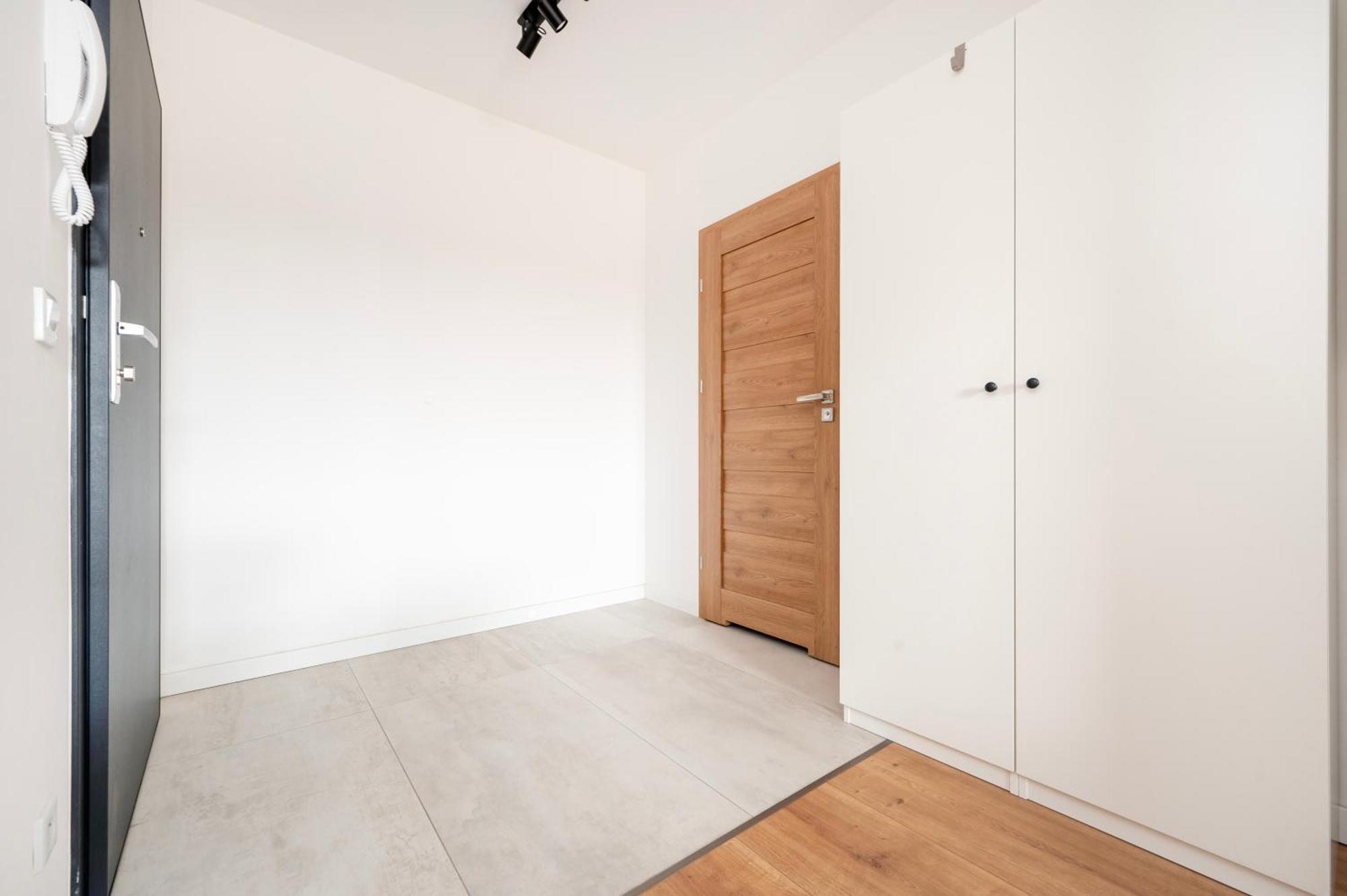 Apartamenty Fuzja - Komfortowe Mieszkania Blisko Centrum Lodzi Garaz Buitenkant foto