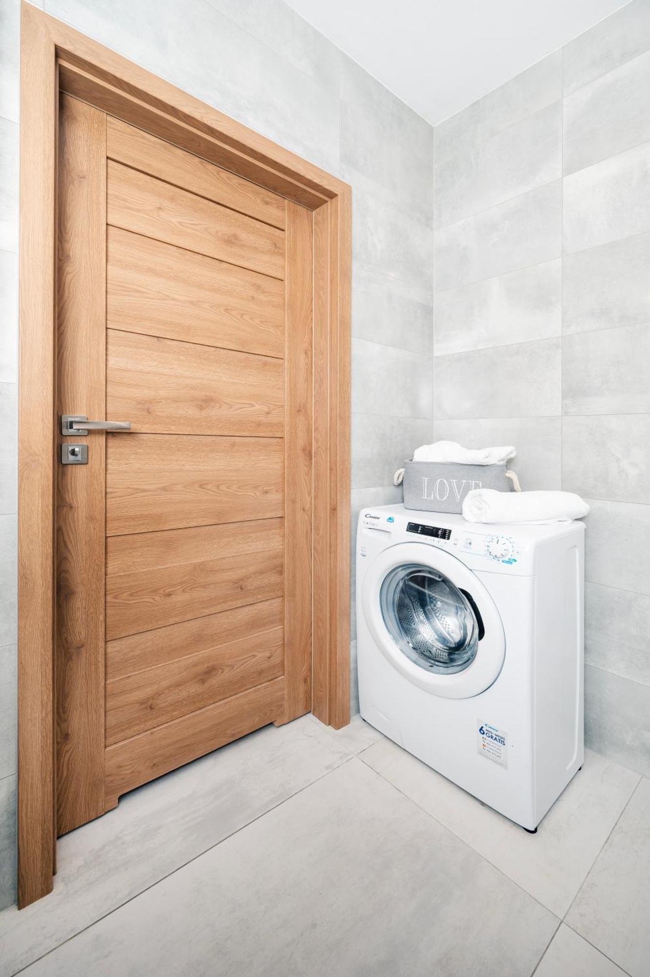 Apartamenty Fuzja - Komfortowe Mieszkania Blisko Centrum Lodzi Garaz Buitenkant foto